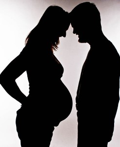 Silhouette_or_a_pregnant_woman_and_her_partner-14Aug2011
