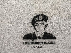 Graffito_of_Bradley_or_Chelsea_Manning,_Vienna,_Austria_-_20140721